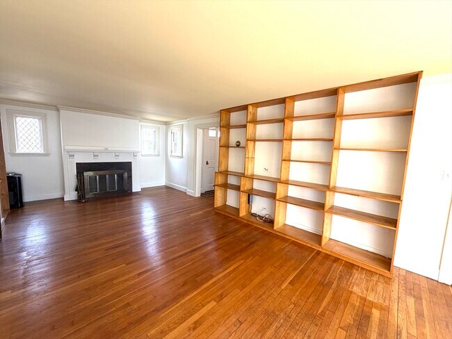 Building Photo - 15 Glenburn Rd