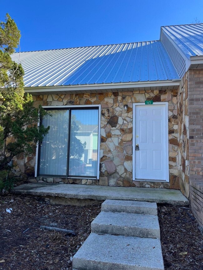 Building Photo - 165 Scottwood Dr SE