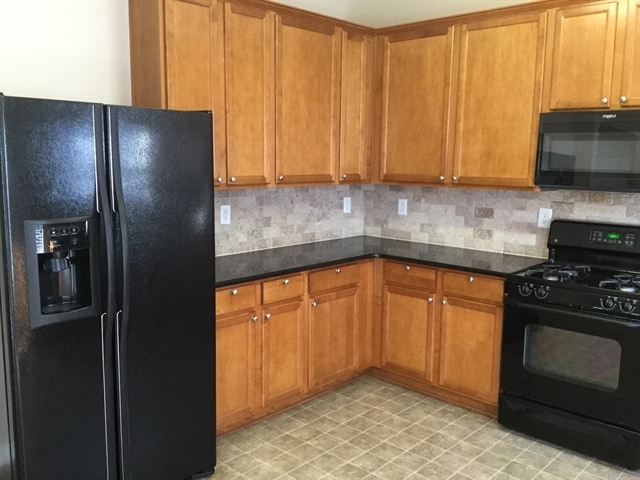 Building Photo - 941 Garrison Rd