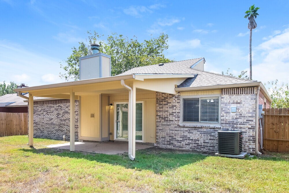 Building Photo - 6210 Roseridge Ln