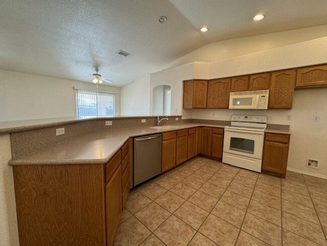 Building Photo - 3 Bedroom 2Ba with Side RV Space & fenced yard