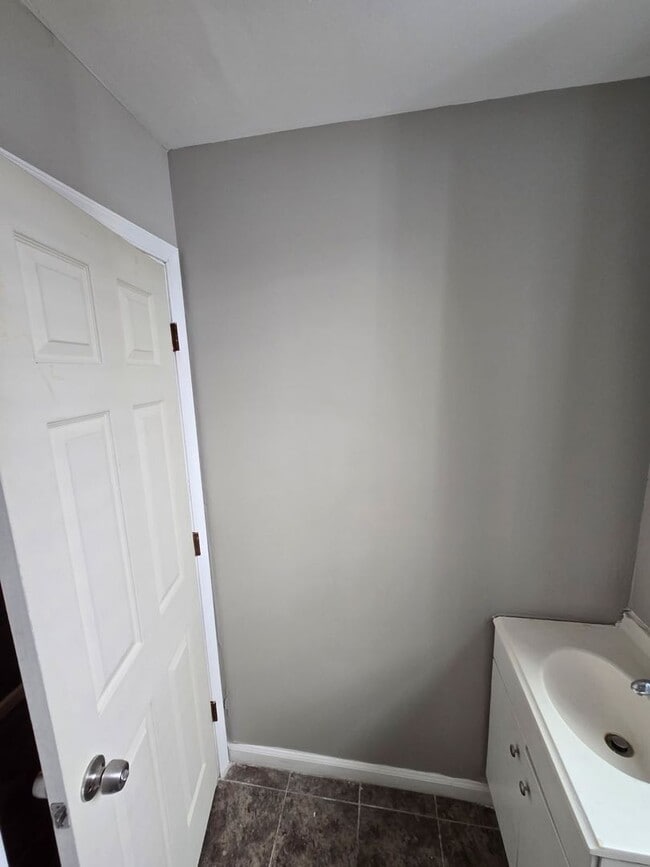 Building Photo - 1938 E Elkhart St