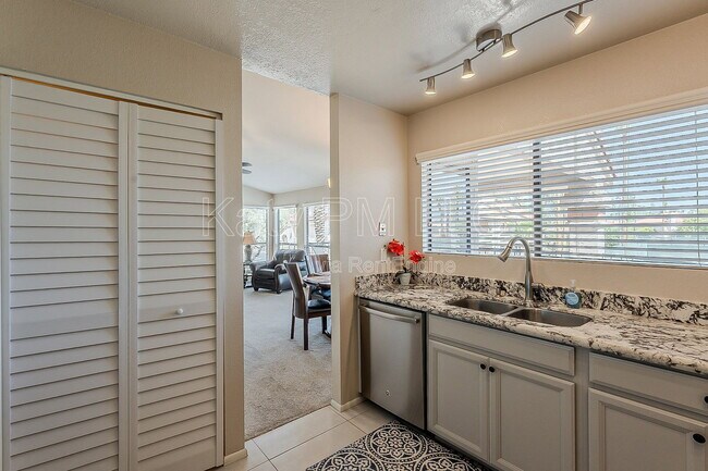 Building Photo - 9707 E Mountain View Rd