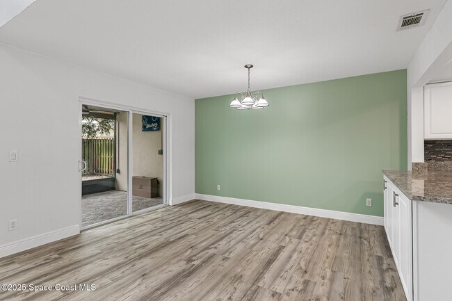 Building Photo - 2665 Park Pl Blvd