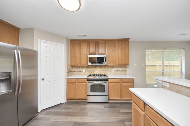 Building Photo - 1802 Whispering Forest Dr