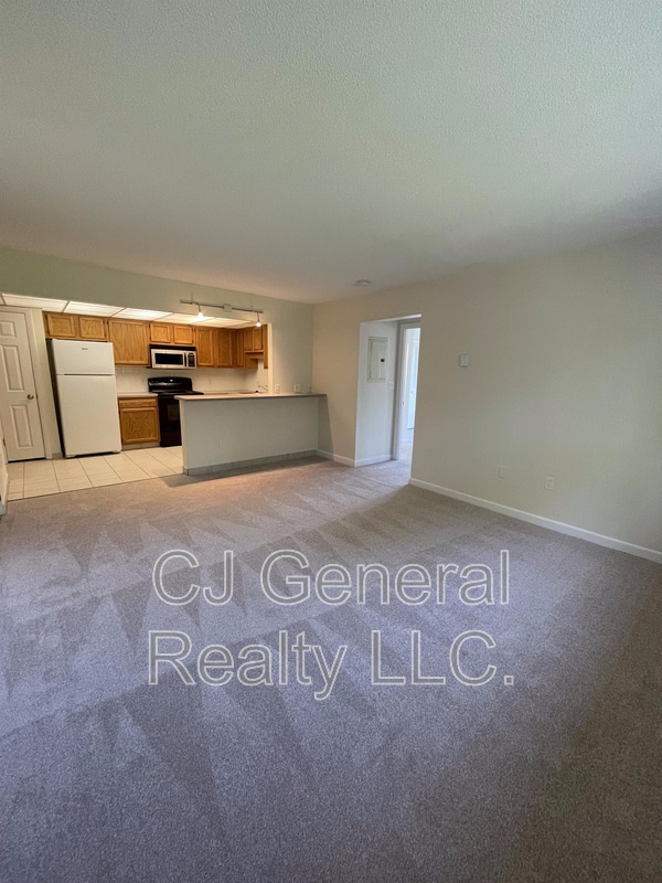 Building Photo - 106 Broad St