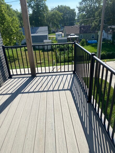 Building Photo - 2005 Franklin St