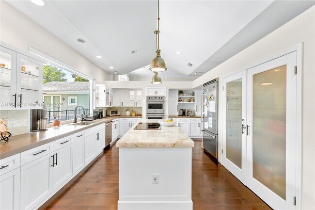 Building Photo - 16001 SW 77th Ct