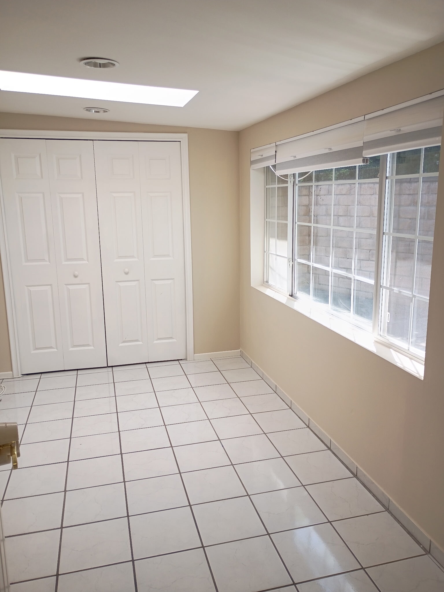 Building Photo - 729 Orange Dr