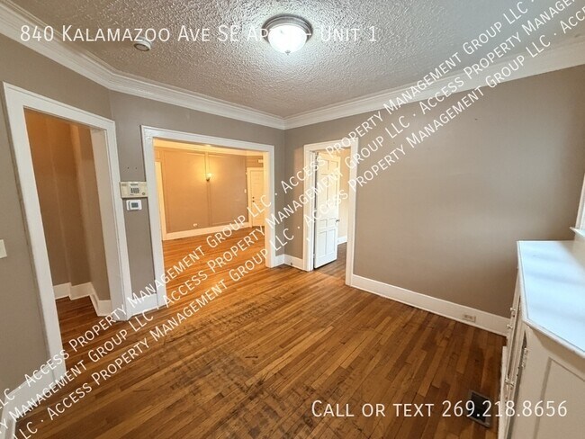 Building Photo - 840 Kalamazoo Ave SE