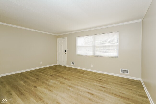 Building Photo - 2857 S State Ave