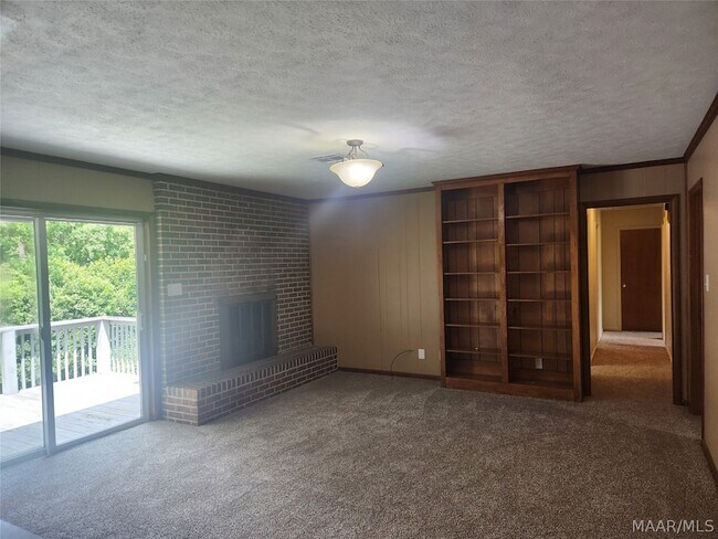 Building Photo - 1203 Oates Rd