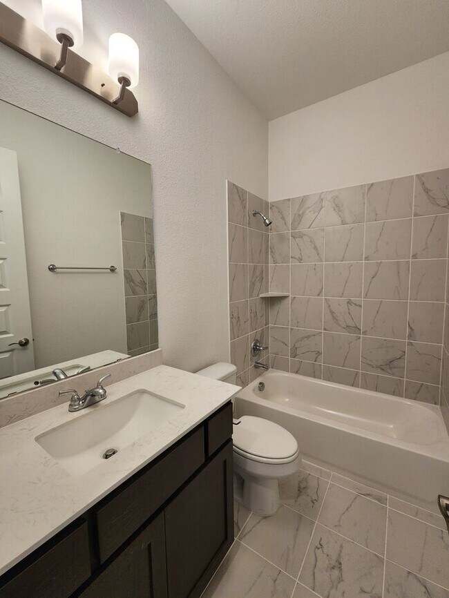 Building Photo - Move-in Special: 50% off second full month...