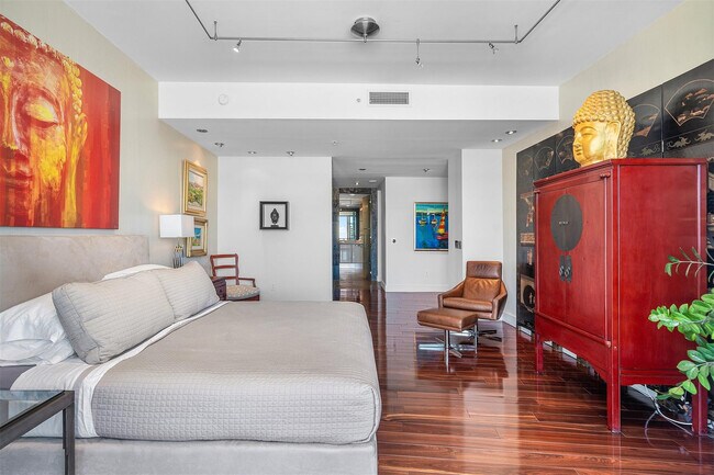 Building Photo - 715 Bayshore Dr