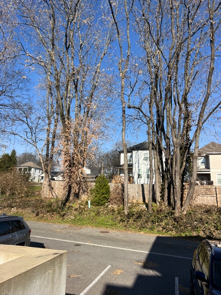 Building Photo - 2120 Herman St