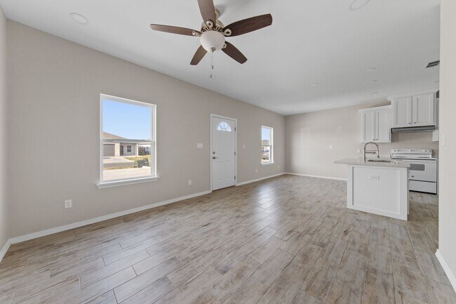 Building Photo - 2425 North Valley Circle, UNIT A