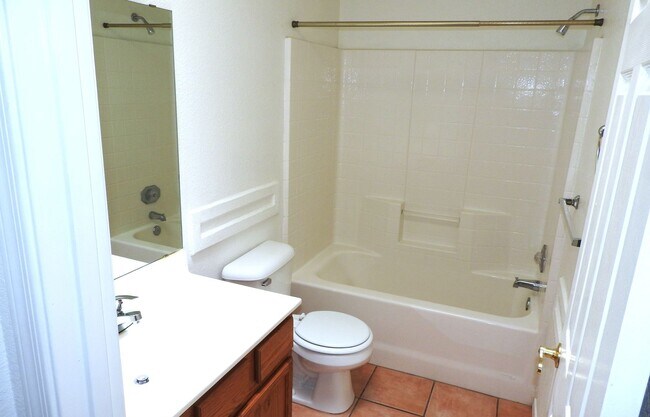 Building Photo - K-1014