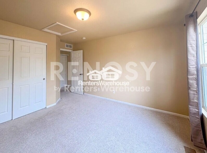 Building Photo - 12674 Jersey Cir E