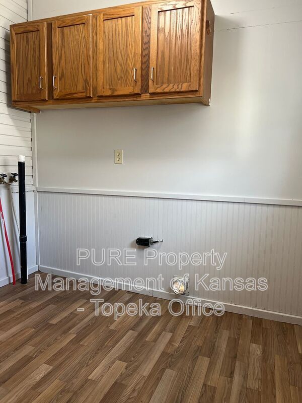 Building Photo - 430 NE Lime St