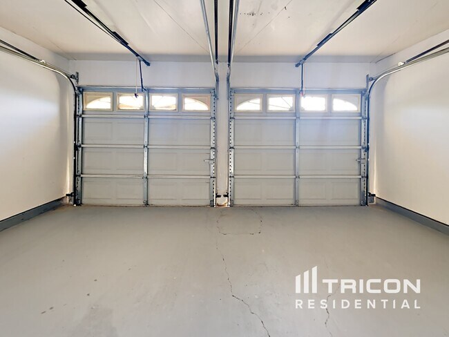 Building Photo - 6701 Silver Sage Dr