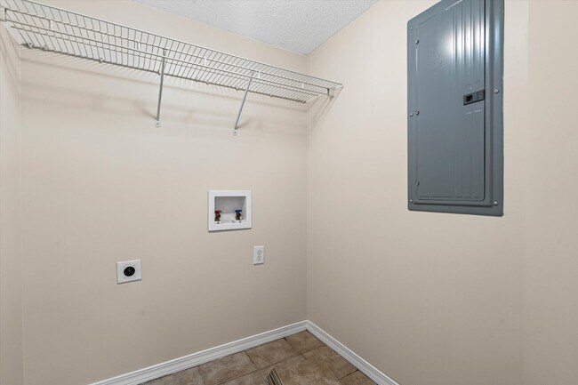 Building Photo - 57 Lake Shore Dr