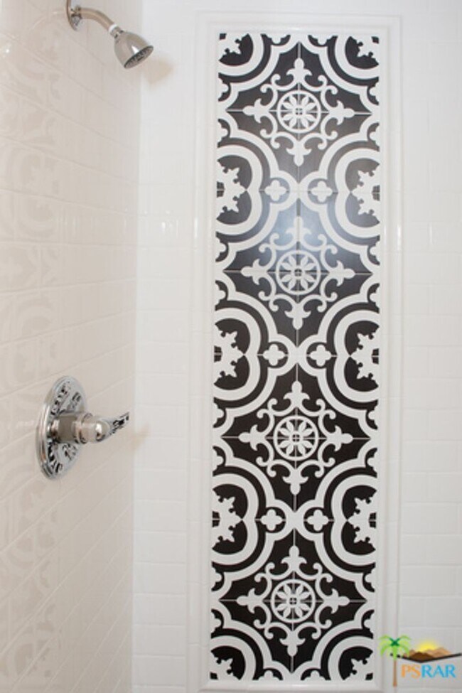 Building Photo - 723 E Camino Parocela