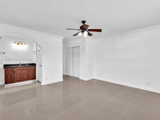 Building Photo - 4416 SW 35th Ave