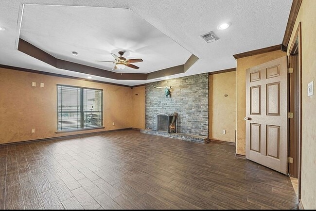 Building Photo - 5508 E County Rd 60