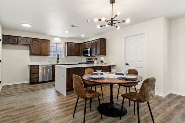 Building Photo - Stylishly Updated Living in the Heart of N...