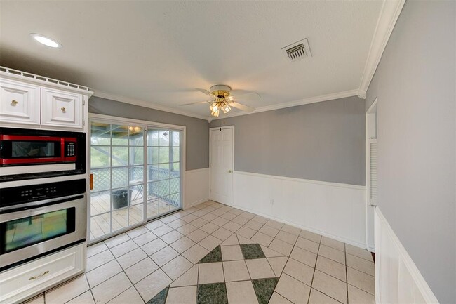 Building Photo - 263 E Castle Harbour Dr