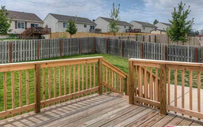 Building Photo - Inviting 3-Bedroom Near 168th & Giles!!