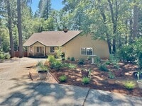 Building Photo - 122 Sterling Ct