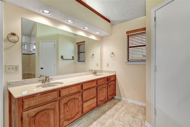 Building Photo - 8241 Christie Dr