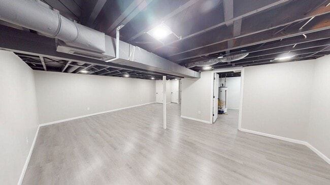 Building Photo - 769 Kettering Rd