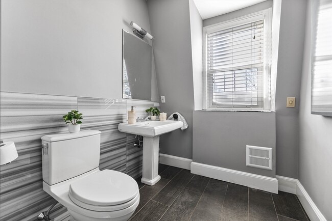 Building Photo - 93 Third St