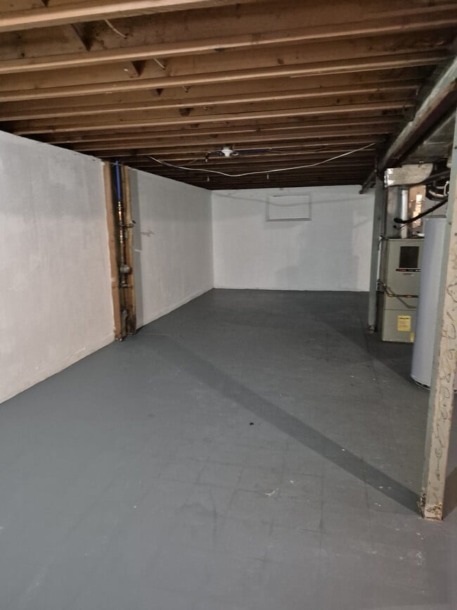 Building Photo - 10425 Earl Dr