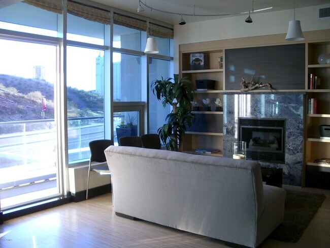 Building Photo - 140 E Rio Salado Pkwy