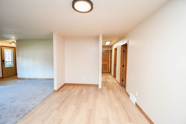 Building Photo - 602 E 57th St