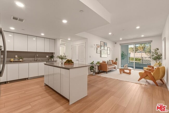 Building Photo - 1759 N Gower St