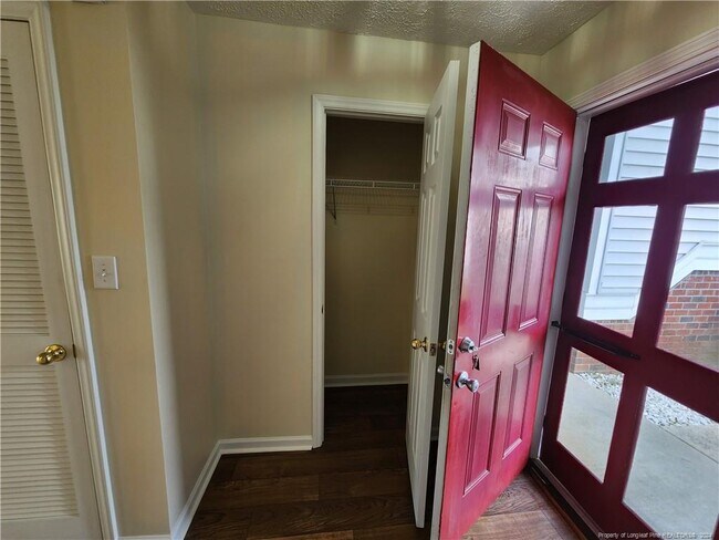 Building Photo - 264 Waterdown Dr