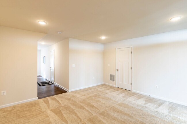 Building Photo - 3430 Montague St