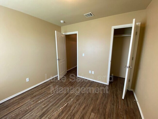 Building Photo - 2912 Thompson Farm Ln