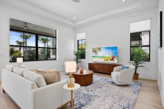 Building Photo - 13621 Le Christine Dr