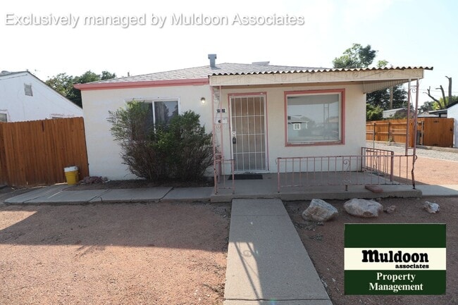 Primary Photo - Adorable Home - Pet Friendly!