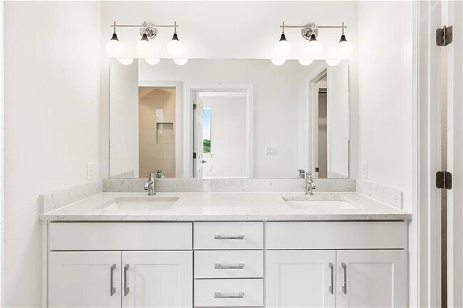 Building Photo - 4001 Red River St