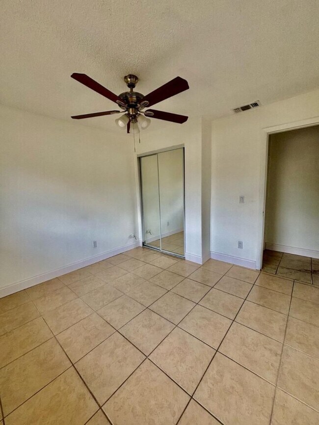 Building Photo - 4523 Ligustrum Way