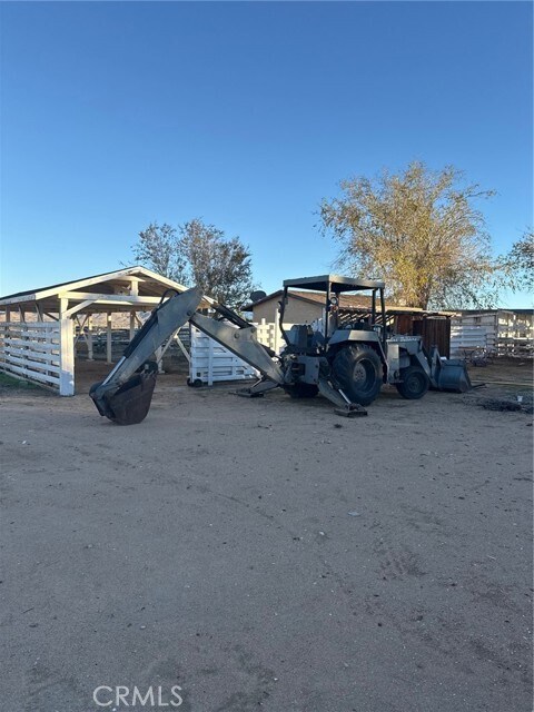 Building Photo - 16100 Navajo Rd