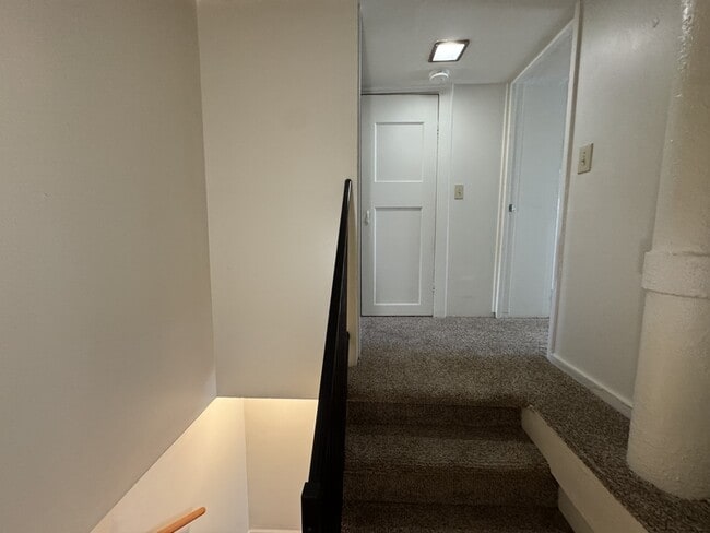 Building Photo - 13506 Bennington Ave