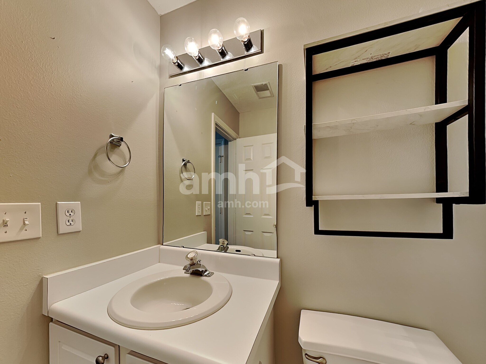 Building Photo - 104 Remington Ct