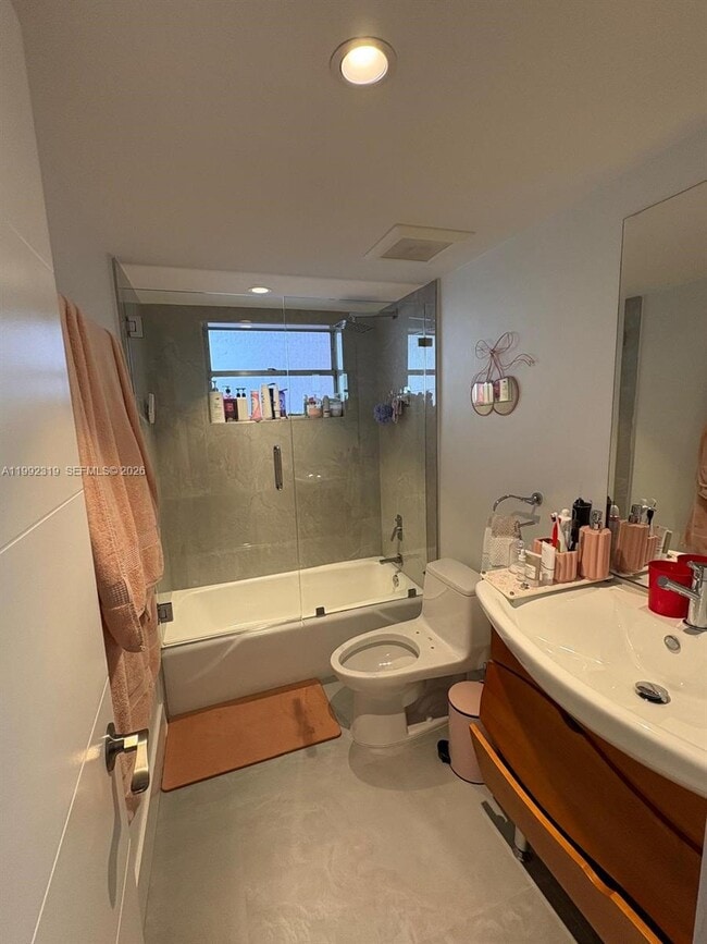 Building Photo - 1750 W 46th St